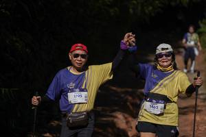 BIB: 1195, 1462
                            <button type="button" onclick="openModal(19235937)" class="btn btn-primary btn-sm float-right btn-popup" data-toggle="modal" data-target=".modal-high-quality">
                        <i class="fas fa-shopping-cart"></i> Add to Cart
                    </button>
                                            <button type="button" onclick="isThisMe(19235937, true)" class="btn btn-success btn-sm float-right btn-popup btn-isme hidden" data-toggle="tooltip" data-placement="bottom" title="นี่คือรูปของคุณใช่ไหม คลิกที่นี่เพื่อเอาเข้าอัลบั้ม">
                        <i class="fas fa-plus"></i> Add to album
                    </button>
                    <button type="button" onclick="isThisMe(19235937, false)" class="btn btn-warning btn-sm float-right btn-popup btn-isnotme hidden">
                        <i class="fas fa-ban"></i> Remove from album
                    </button>